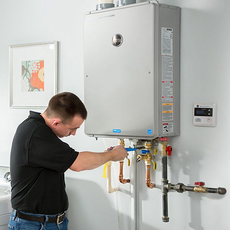 installing-a-gas-tankless-water-heater-hero-2-square